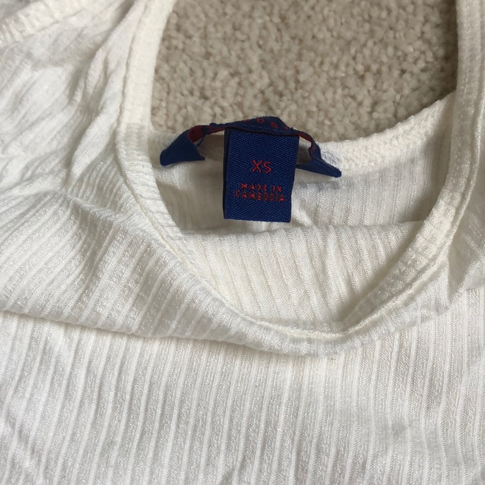 Top - Picture 2 of 2